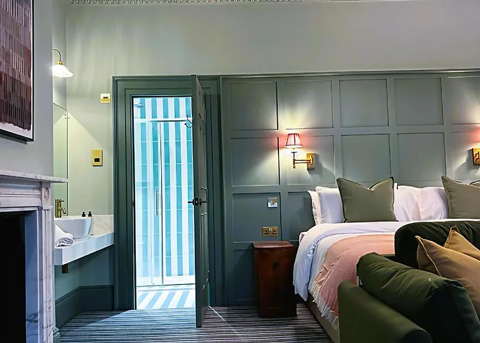 Nap King Square Отель